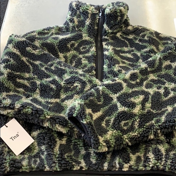 NWT TNA half zip Camo teddy - Picture 2 of 7